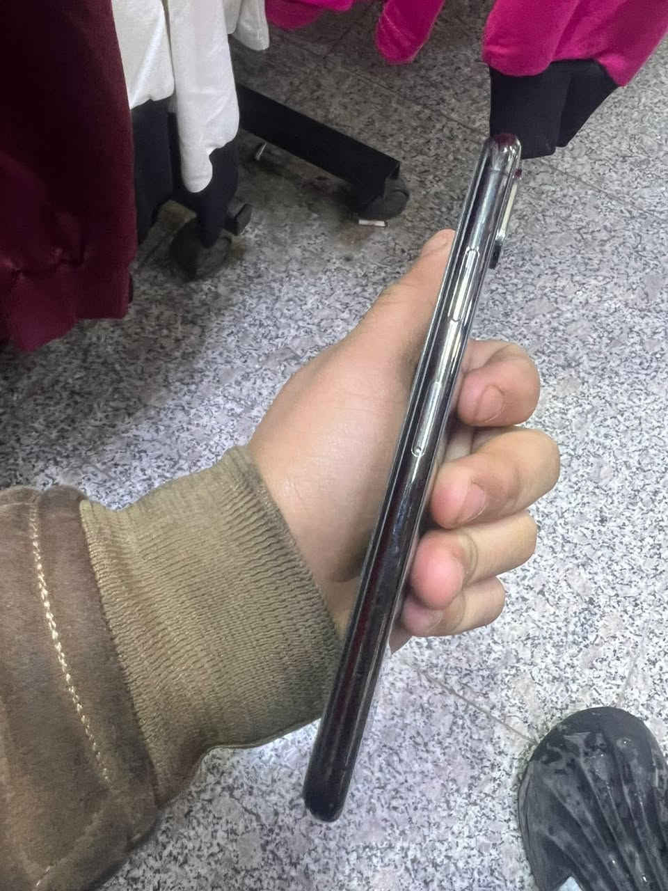 آيفون اكس ماكس 256
ذاكره 256 

بطاريه 100 مبدله اصليه من ابل شرط بدون 

صرف الجهاز لوك فقط فيس إيدي واكف شاشه حيل حلوه وبدون أي عيب شرط كامرات دمعه سماعات حيل عاليات سيم كارت شغال حيل حلو الجهاز

سعره 160 ألف وبيها مجال بشراي 

عنواني كركوك طريق بغداد 

***********
