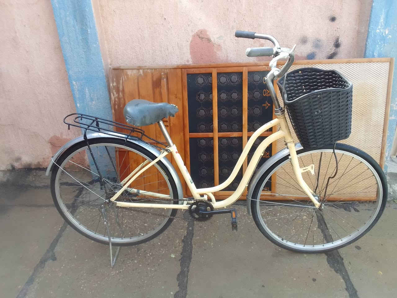 حجم26السعر30لبايسكل مصبوغ ولويل لخلفي بي عواج077196889


**إذا كنت صاحب هذا الإعلان وتريد حذفه لأي سبب، رجاءا أرسل رسالة إلى الدعم الفني**