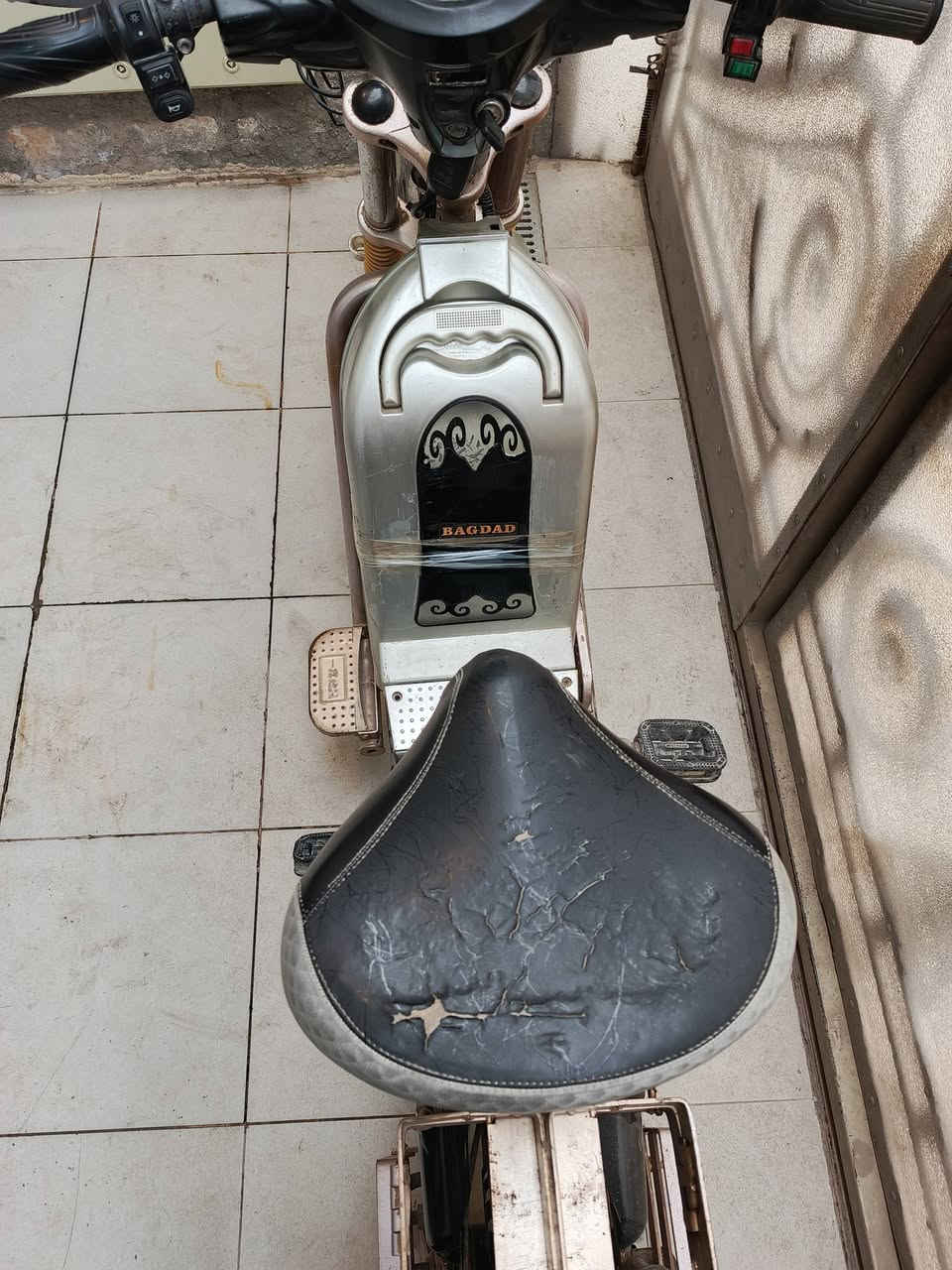 سلام عليكم
باسكل شحن نظيف للبيع 
5 بطاريات نظيفات
السرعه /60
السعر /225 الف
الموقع /كربلاء شارع الجاير 
رقم الهاتف /***********
