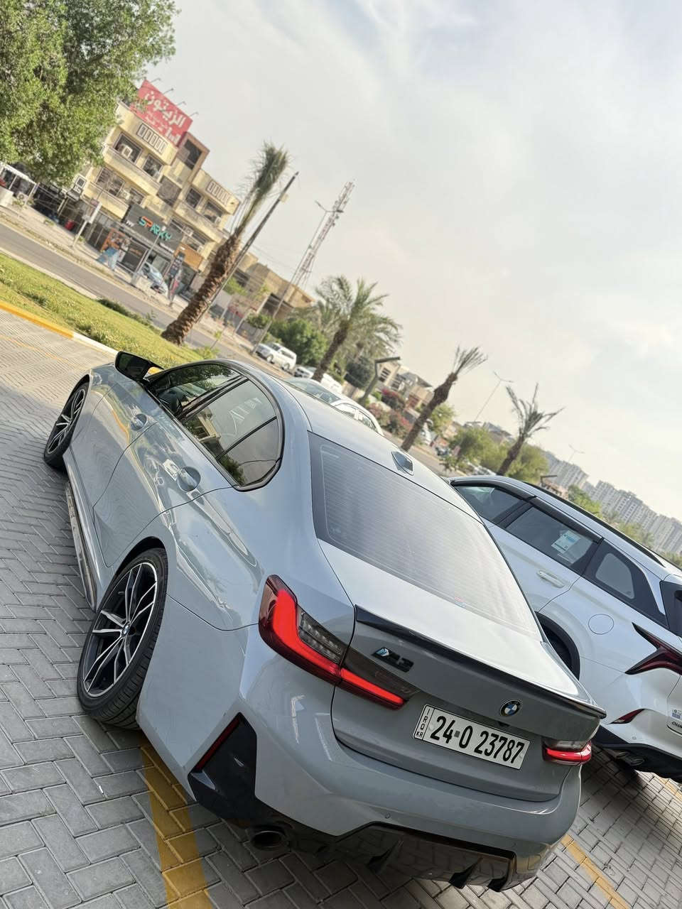 السلام عليكم BMW 330i للبيع موديل 2023.  *********** واتساب موجود
محرك 4 سلندر 2000 توين بور تيربو صاروخ 🚀 

وارد امريكي  ممشى السيارة 59.000 الف فقط

لون اسمنتي مميز  دواخل لون احمر رقم اربيل 

السيارة 1/1 فول مواصفات M Package اصل 

ويل 19 و تخم تايرات رن فلات جديدة بالكامل

السيارة حادثه كلش بسيط حافه بنيد بس 

ومغلفه ppf بالكامل السيارة 

كلشي مابيها صفر مسج  نضيفة من كل نواحي 

المواصفات :

رادار امامي 

تحذير رادار من الاصطدام الأمامي + فرملة تلقائية إذا قربت نصدم

 

تحديد المسار وتحذير بالنقاط العمياء بالمرايات

رادار تحذير وكشف المشاة اذا قربت تصدم

 حساسة 360 درجة امامي وخلفي كامرة خلفيه

فتحة سقف ونظام دخول ذكي وترحيب وبصمة

     

شاشة تدعم نظام  Apple CarPlay /Android

كشنات كهربائية و نضام تدفئة وخزن ميموري

تدفئة ستيرن و شاشة وعداد الكترواني بالكامل

قطعتين تبريد امامية وخلفية منفصلة

نظام اوتو هولد وهاند بريك كهربائي وشفتات

صندوق كهرباء وبالرجل هم ينفتح ومري شفط

انارة داخلية متغيرة LED ل 12 الالون مختلفة

منافذ شحن USP امامي وخلفي 

نضام البريك الرياضي الحجم الكبير لون الازرق

شباك امامي كهربائي ينفتح وينسد حسب الحاجة

وباقي مواصفات هواي معروفة بال BMW

 

السعر : خاص  

للتواصل :***********

مكاني بغداد حي لحسين
