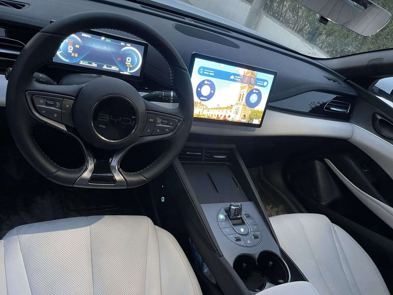 BYD 06 فول مواصفات هيجي نيه ته نيا ٢ هه زار رويشتوه ره قه م هه ولير موديل 2025 موبايل *********** نرخي  ١٧٠$
