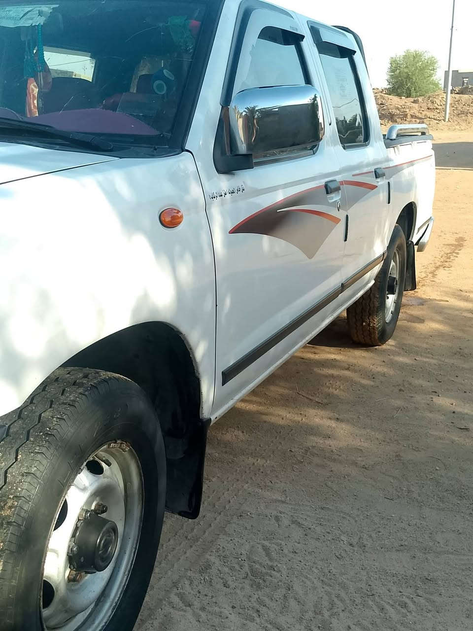 نيسان 2013
سيارة كفالة عامة من الشخط الصبغ والفتح والتبديل محرك على وضع الشركة كفالة الا تنقيص والا تبخير كهربائيات كلها شغالة تخم تاير جديد تبريد ثلج رقم نكليزي 

مكان السياره ناصريه للا ستفسار  اكثر الاتصال 
*********** واتساب
