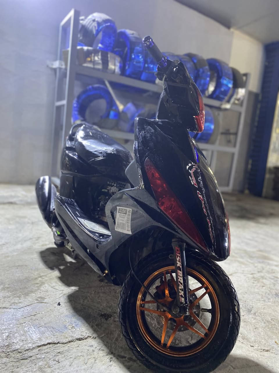 سلام عليكم دراجه ماكس مضلع كابريتر دراجه حلوه بس بيها نواقص سعرها مناسب 350 ***********اتصل ودلل
