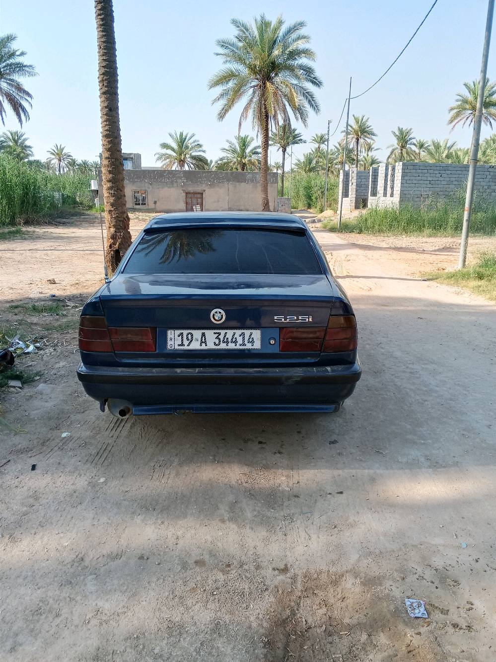 BMW 525iللبيع اول المراوس حسب القناعه حتا لو فرق قليل  محوره vvtراس الثور سياره بيه نواقص قليه تبريد شغال سياره كشره حلو سياره سلايت بس بس عاطل وسياره خير من الله كير مكينه جيد  رقم كربلاء نكليزي 40 وبيه مجال كلش قليل  