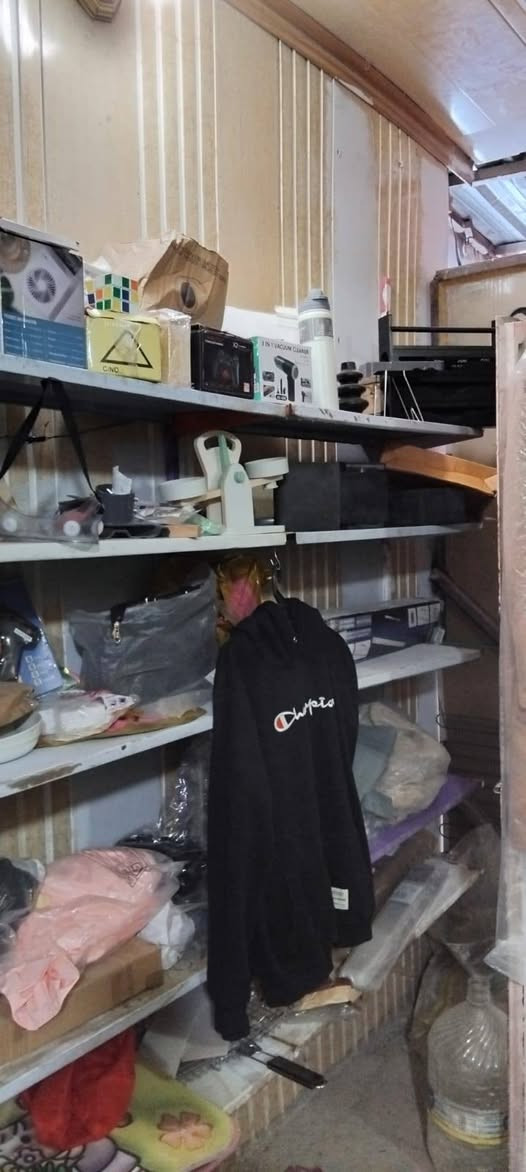 محتويات المكتبه المحل للبيع لعدم التفرغ بغداد الاتصال ***********المحتويات جهاز استنساخ أغراض امزون جديد السعر مليونين وبيها مجال رجاء لحد يكسر بالسعر بغداد الحريه الثانيه فرع دائرة الكهرباء سوك الثانيه
