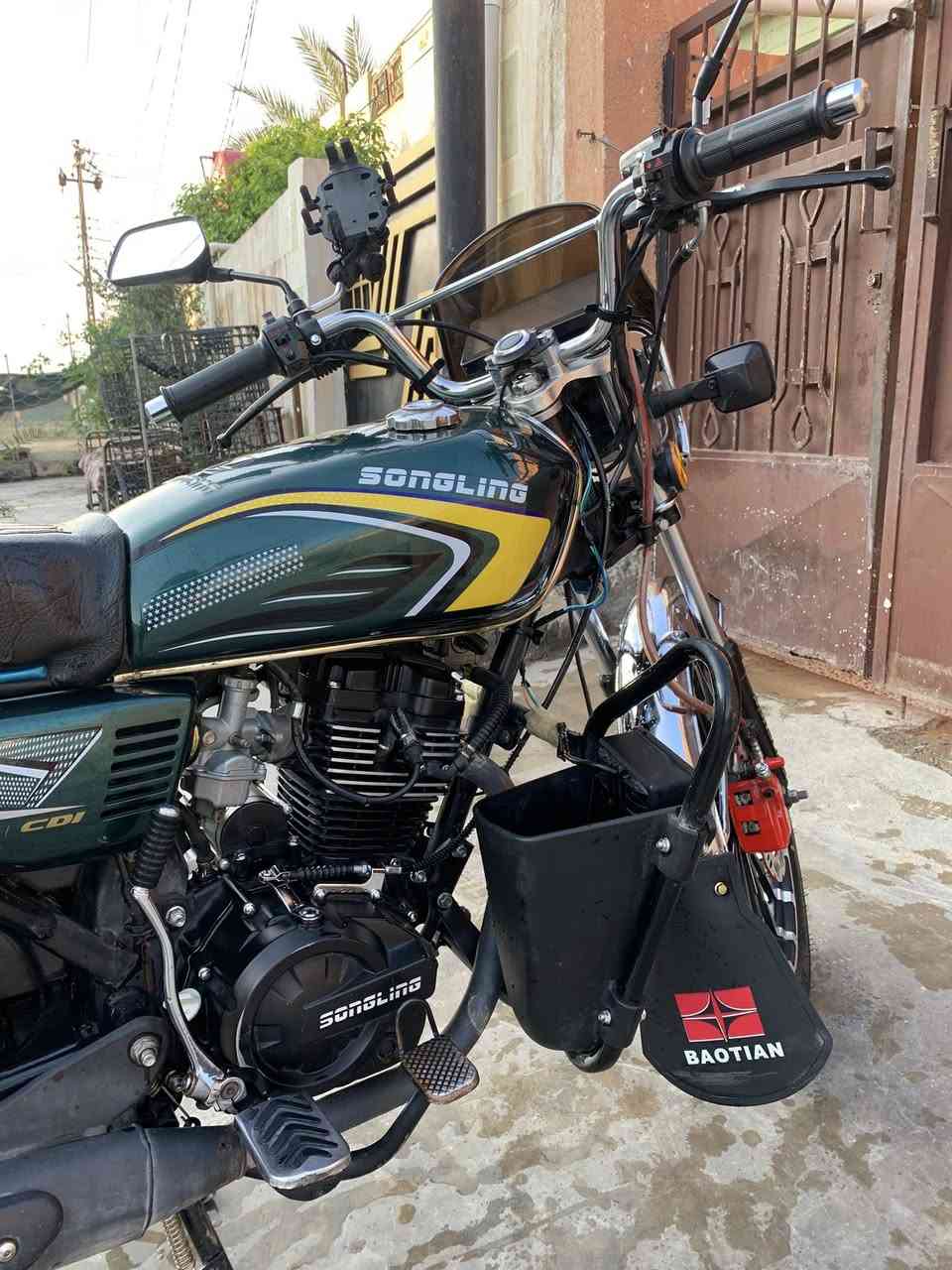 السلام عليكم سيفان 2026 للبيع مكينة 200 مابيها اي نقص شاشه تاب شغاله مكاني ديالى شهربان ***********
