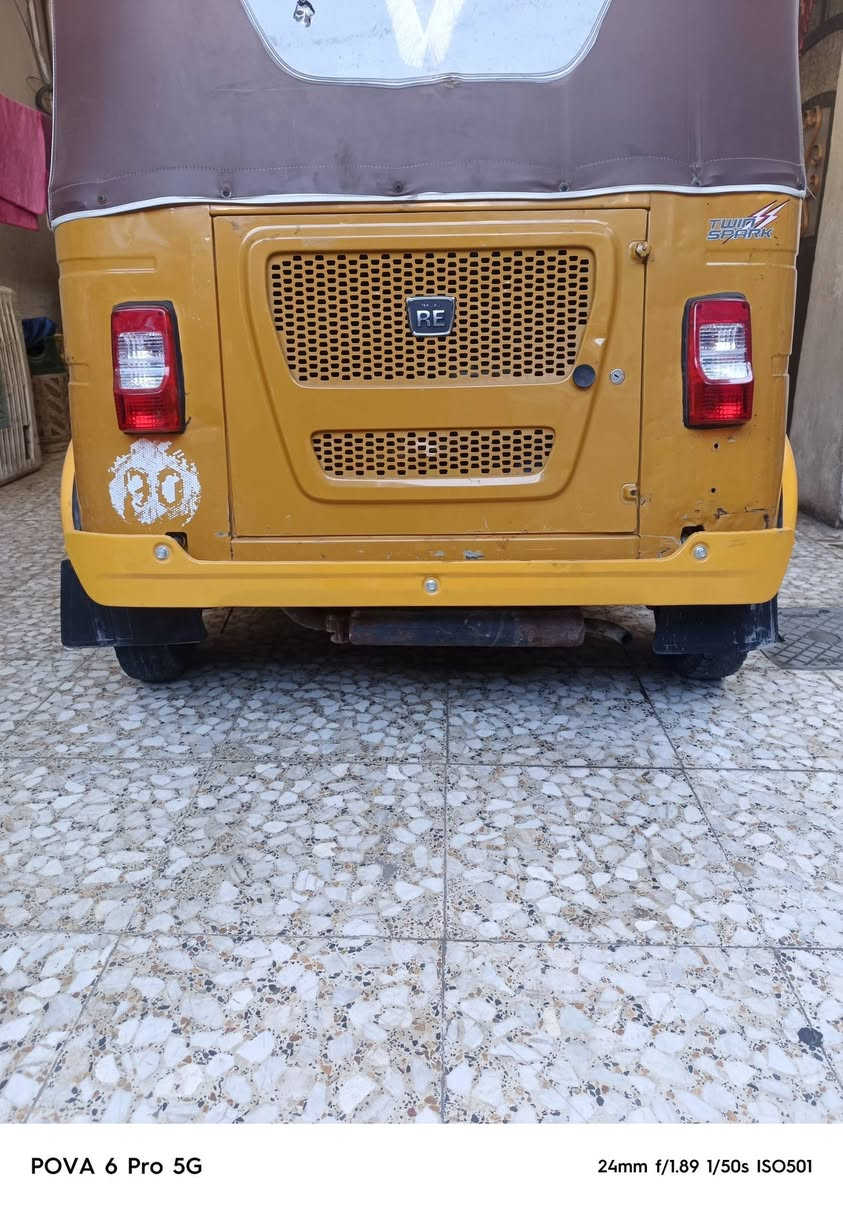 21 للبيع مكاني مدينة الصدر السعر 6700 وبيها مجال مابيها صبغ / رقم وسنويه /***********
