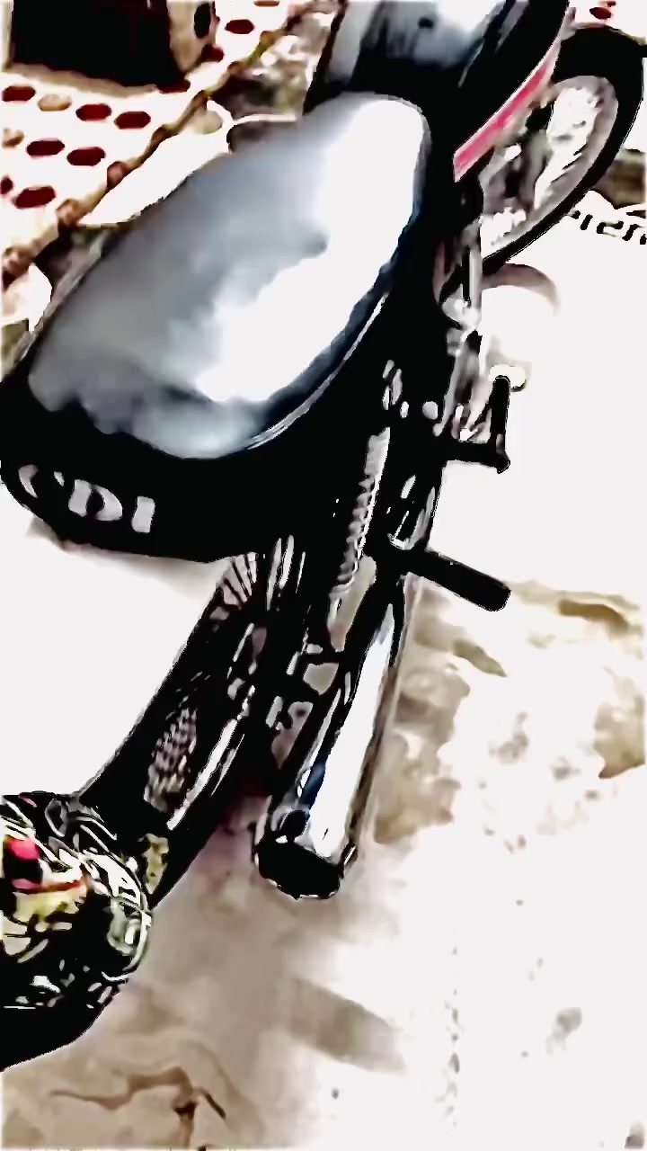 السلام عليكم دراجه اربعه كير رابيدو حرف A نوعيه قديمه وفاخره دراجه اي نقص مابيه وشلعته ومشيه خير من لله دراجه للبيع كلك كلك كلك رايده 400 قفل للاستفسار *********** واتساب متواجد مكاني كربلا
