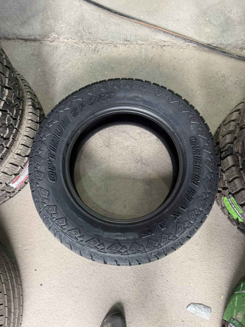 تاير كرين ماكس سربي اوربي جديد موجود ٢٧٥.٦٥.٢٠
متوفرة 

توصيل لجميع محافظات موجود 

رقم تلفون 📞 *********** واتساب 

ملحوظة تاير مستخدم بالة ماكو فقط جديد
