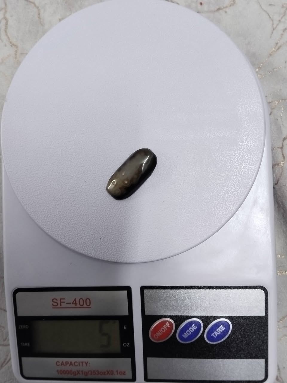 سلام عليكم قطعة عقيق سليماني بعيون طبيعية.
عقيق سليماني بعيون واضحة وزن 5 غرام مصقول وجاهز وحالة ممتازة جاهز  لخاتم او قلادة سعرة 25 بي مجال قليل توصيل داخل كركوك مجاني ***********
