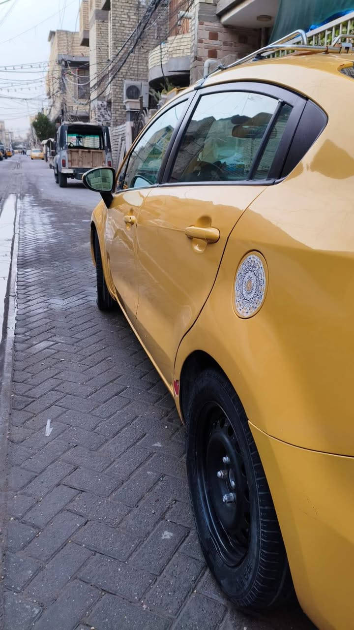 سلام عليكم
كيه ريو موديل2013 مكينه1600 كير مكينه خير من الله صدر جديد كشرهتها حلوه بس بيها طخات بصيطه مصفره هيئه وغرامات السياره بسمي  المكان مدينه الصدر. سعر 75 وبيها مجال  رقمي***********
