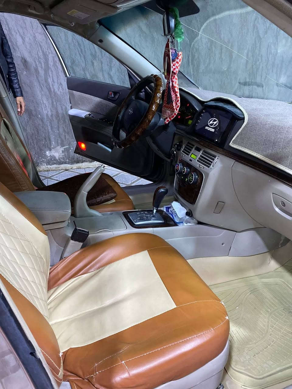 السلام عليكم 
البيع سوناته 2007 سياره صبغ احزام حدايه تايرات كله جديد 
تبريد جديد مكينه 2000  العنوان واسط شيخ سعد 
السنوية باسمي مداور مباشر مشروع وطني 
*********** الي حاب يعرف تفاصيل الشعر يتصل على هذا الرقم
