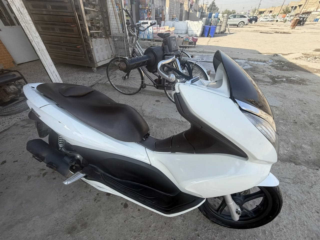 السلام عليكم دراجه بي سي اكس الجيل الأول 
دراجه نظيفه كلش نقصها بس كلجات
إذا مراوس عادي بجيل ثاني كون ياباني
دراجه ع الفحص تكلبها براحتك 
العنوان الأمين قرب شبكه الكهرباء خلف السده
هاتف ***********
