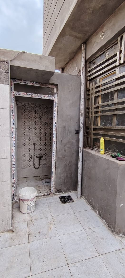 السلام عليكم كل عام وانت بخير وصحة وسلامة
مشتمل البيع طابقين بناء جديد درجه أوله طابوك كونكريت مسلح  بناء درجه أولا  الدار غير مسكون فارغ 
100م طابو زراعي سند ٢٥  فول خدمات  موقع الدار طويريج الحولي شارع اكطع خلف حلويات ابو سلام الاستفسار صاحب الدار ***********
