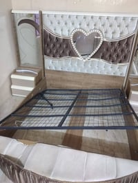 غرفه للبيع بسعر ٧٠٠ الف وبيه مجال  وجربايه طفل ب١٥٠ وبيه مجال  للمراسل...