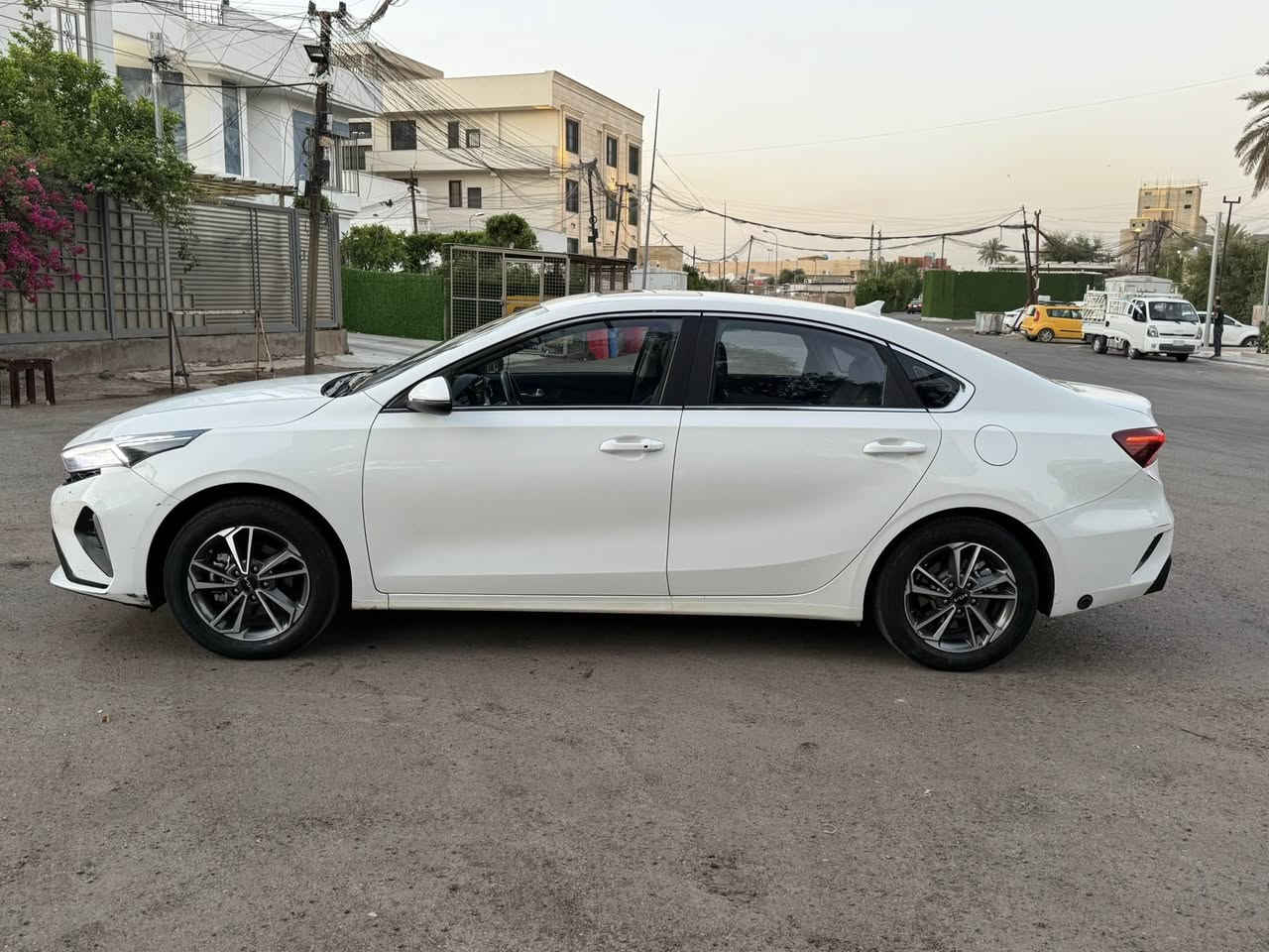 للبيع  /كيا K3 موديل 2024
ماشية 36 الف
بيها منظومة غاز ايطالية وعازل حراري للجام
رقم بغداد
مكفولة من الصبغ
بيها شخط ورصعة بالبنيد
مكانها بغداد - العطيفية
السعر 131$
للاتصال ***********
مكلف بالنشر هذا رقم صاحب السيارة
