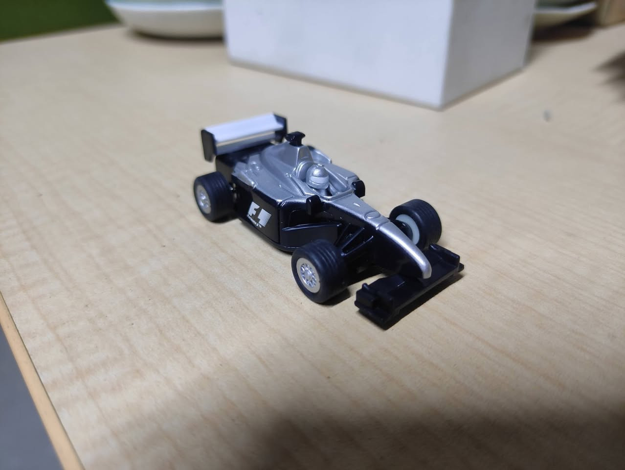 سيارة رياضية تكويك بالة ياباني متوفرة كميات سعر القطعه 500 دينار يوجد توصيل سدة مسيب ***********
