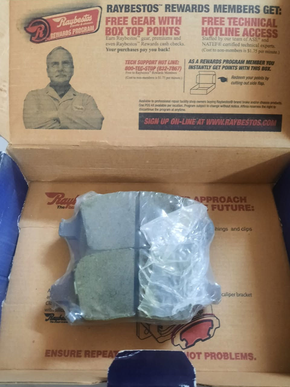 سلام عليكم متوفر عندي دسكات اماميه نوع وكنر الأمريكي و الخلفيه ريبوستوس الامريكي أصليات و متوفر عندي شريط ستيرن جديد هم متوفر عندي جمله و مفرد هذا رقمي ***********
