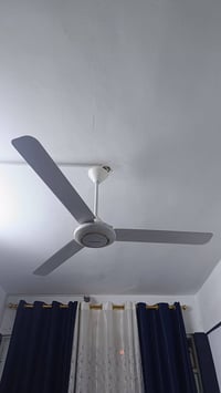 طقم ١٠ مقاعد • ميز مكتبي • مبردة استعمال اسبوع