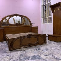 اترخص من مدير محترم الغرفه سته ملحق  بيبان نضافتهه 100‎%‎ داخل وخارج ص...