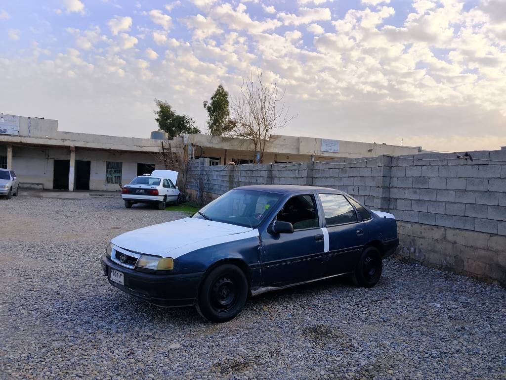 بۆفرۆشتن ئۆپل ڤیکترا مۆدیل91   علوجە کەفالەتی مەدەنی بەشەرت مەکینە 16 مەرغوب گێڕ و مەکینە بەشەرت تەقەو ڕەقەی نیە گەرمی و کارەبای کامل مەزبوت abs پاوەر  و دەژبولی نوێ چوار تایەو ویلی نوێ دەعامی بۆ دەعامی بەشەرت بێ مەسرەف سعری 10 گەلاو کەمێک مەجال بۆ زانیاری زیاتر تێل بکە واتساپ و ڤایبەر هەیە..
ژ.م ***********
ژ.م *********** أربيل, العراق
