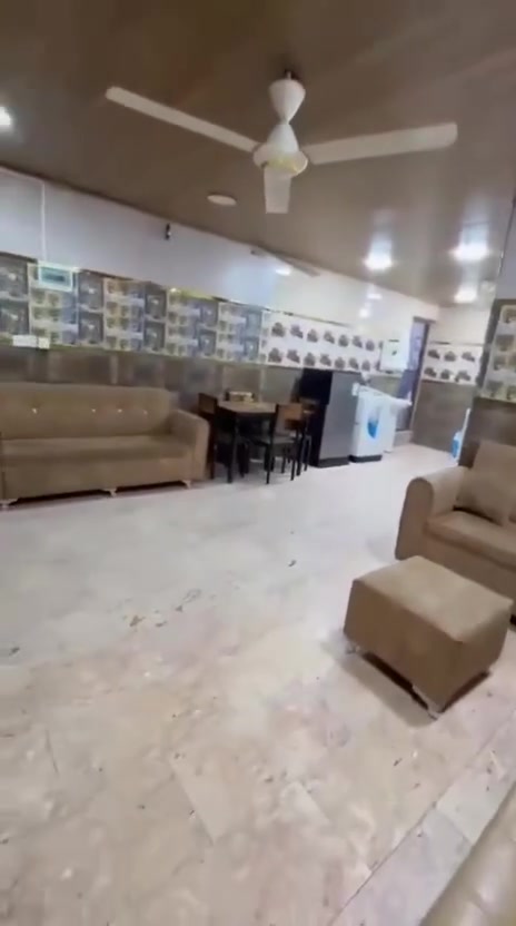 ✨ شقة مؤثثة للإيجار 🏡
المنصور حي المتنبي خلف مطعم حجي حسين 
🔹 التفاصيل:
▪️ شقة مؤثثة – طابق ثالث
▪️ غرفة نوم
▪️ صالة مع مطبخ مشترك
▪️ حمام (صحيات)
▪️ ماء وكهرباء وإنترنت متوفر

💰 الإيجار الشهري: 700$ دولار

👨‍👩‍👧 مناسبة لـ:
▪️ موظفين عدد 2
▪️ طالبات عدد 2
▪️ عائلة صغيرة

🔎


**إذا كنت صاحب هذا الإعلان وتريد حذفه لأي سبب، رجاءا أرسل رسالة إلى الدعم الفني**