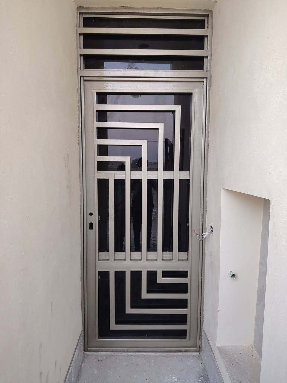 السلام عليكم وياكم ابو علي ابو الجام والصبغ والتنظيف شغل كلش نظيف شغل كلش حلو من كل  بغداد واطراف بغداد متواجد على الواتساب وعلى رقم الهاتف ***********
