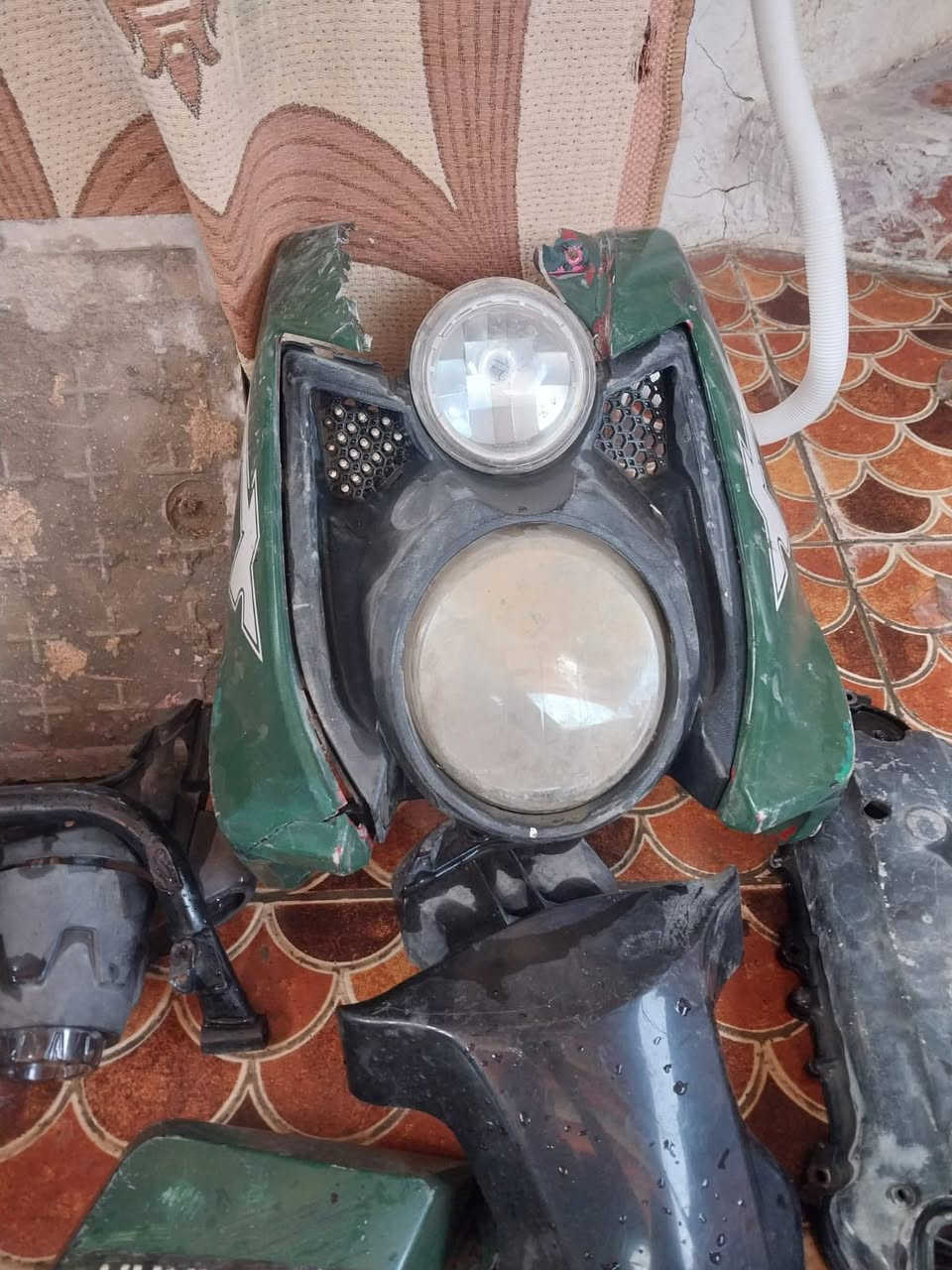 غراض جبلي جوه لسوكك 
سواده ملحه اصلية هيه ومازداتها
كفرات اصليه بس البجم بيه ضرر كدام عينك 
بكلايت بلاديه املح هوه ولسبايدر ولذيل 
وواقيه طين اماميه بلاد 
قبق هندر اصلي مال جبلي 
وكلج خلفي رياضي مال جبلي اصلي خلقة واخلاق اذا مو يفجر لمكينه مرجوع 

مكاني البياع تقاطع درويش 
الخاص مفتوح حبايبي


**إذا كنت صاحب هذا الإعلان وتريد حذفه لأي سبب، رجاءا أرسل رسالة إلى الدعم الفني**