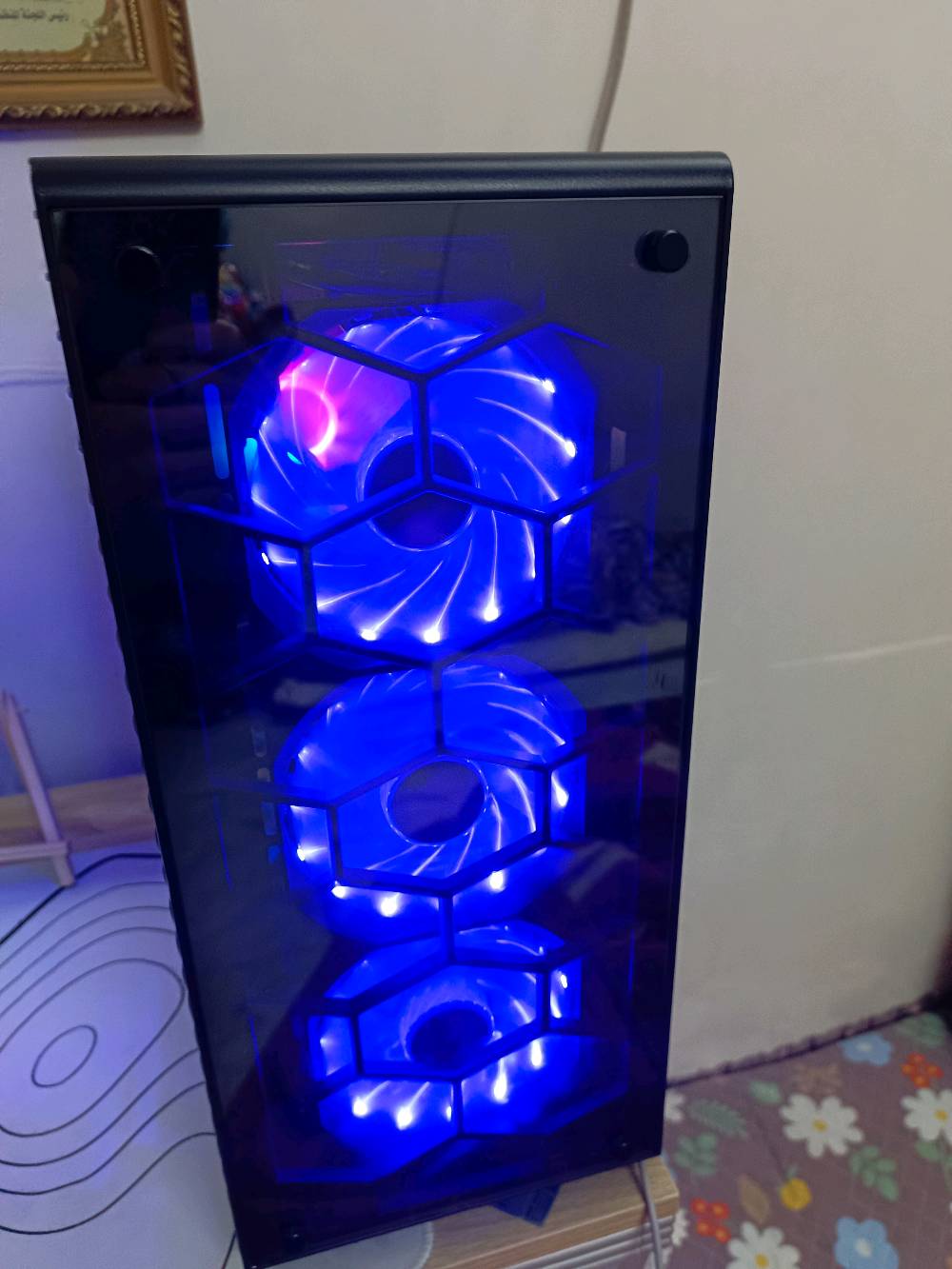 كمبيوتر للبيع سعرها 850 الف مواصفاتها كرت الشاشة 3060Ti والمعالج core i5 الجيل العاشر والرامات 16 ومساحة التخزين 1 تيرا ونص والبور سبلاي 650 واط العنوان بغداد 