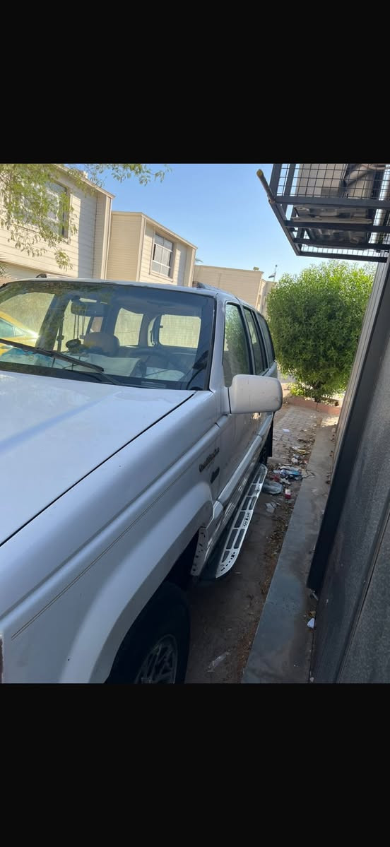 Jeepجيب 
موديل 95 
كير مكينه بطه  مكفول من تنقيص وتبخير جدد
تخم تاير جديد شاشه كامره 
نقص تبريد فقط 

عنوان الاعضميه 
سعر 54

***********
