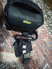 نيكون D610 للبيع بدي فقط نضيف كلش وما داخل تصليح ويا بطاريه عدد ٢ ورام...