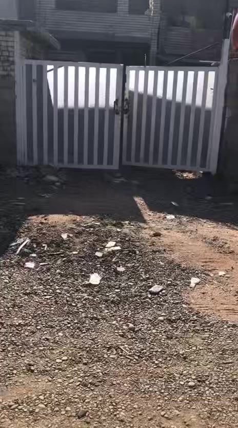 مرحبا. بيت للبيع. طابو صرف. لموقع. ش الزعفرانيه.  شارع المعهد قرب مدرسه الكندي
المساحه. ٨٠.  مع تشجير. ١٥متر 
نزال. ٥ في ١٦
بناء نظام شقتين
٣غرف نوم.  
٣حمامات
صالتين
ومطبخ وباقي تفاصيل
والاستفسار اكثر. 👇🏻
***********
