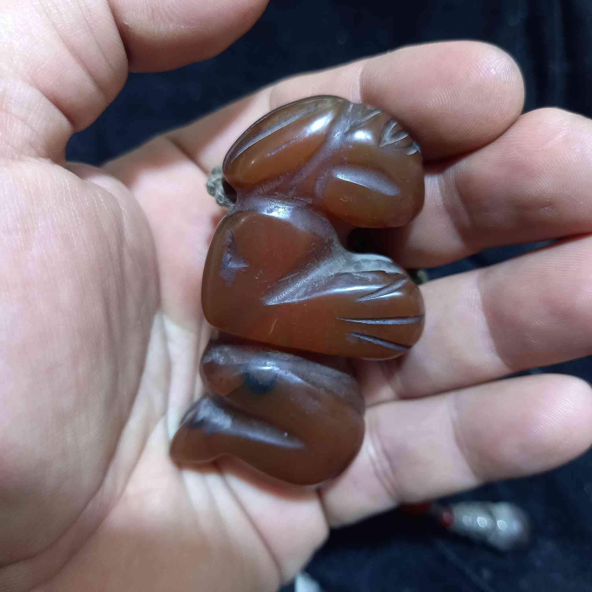 حجره عقيق يماني قطعة قديمة مرصودة العنوان بغداد يوجد خدمة توصيل كافة محافظات العراق اي سؤال او أستفسار واتساب او الاتصال بالرقم
***********
