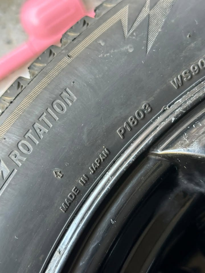 تايرات BRIDGESTONE اصلي ياباني للبيع عدد 3 215/55/17 ممستعمل هواي بعدهن جدد
***********
