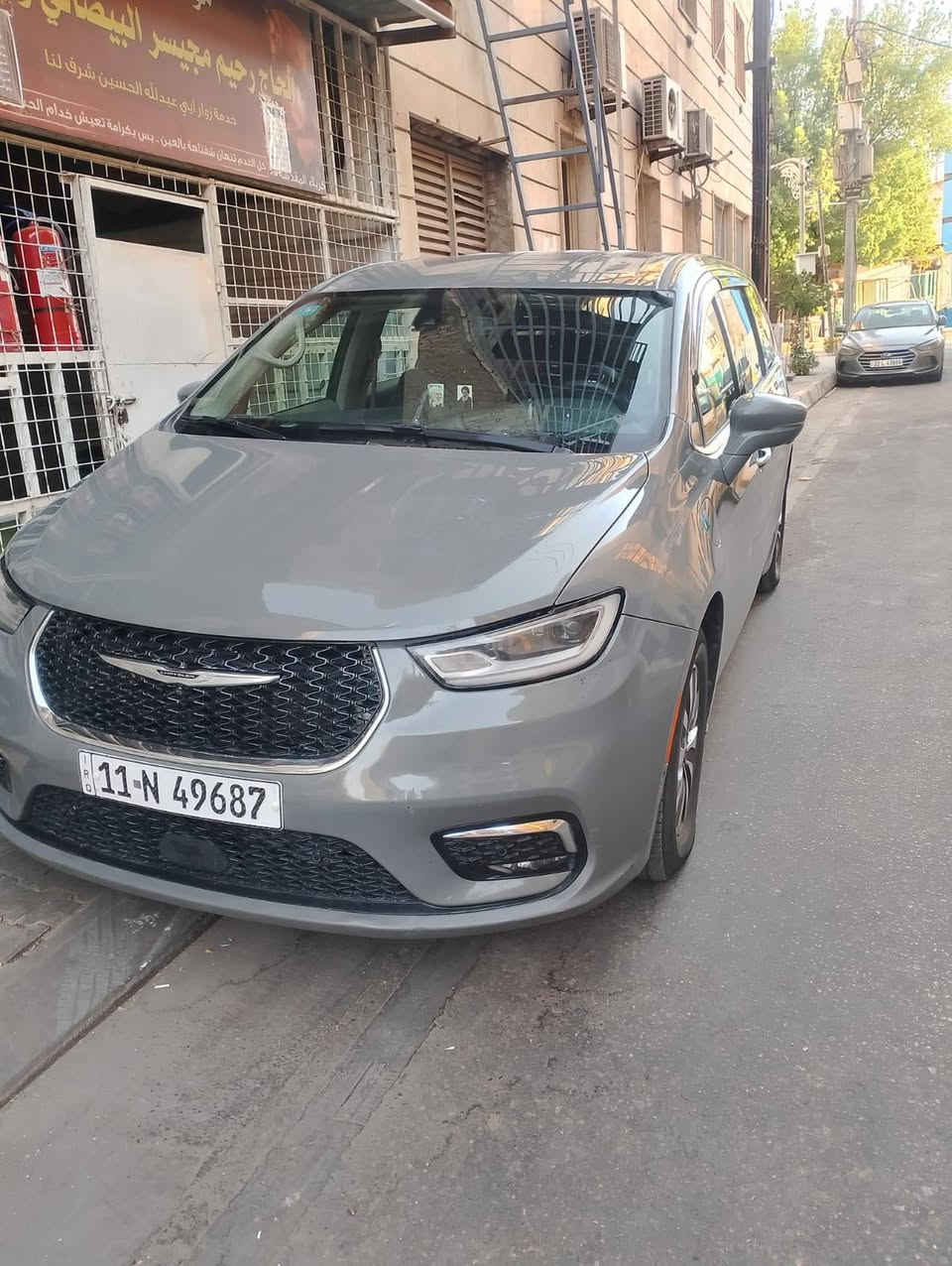 السلام عليكم ورحمة الله وبركاته تحية طيبةباسفيكا 2022 
رقم بغداد انكليزي بسمي 

شحن منزلي يمشيك ٥٠ كيلو اشكد ماتمشي بيه سرعه امشي

 ايخلص ٥٠ كيلو يشتغل 

هايبرد ومحرك بانزين ايمشيك ٧٠٠ كيلو

 ( هجين) انسه صرف

لون مميز اسمنتي 

كلين بدون ضربه

 فقط غرق  داخل المصنع

  بدون ضرر داخلي

 تبديل الضفيره من الدعاميه للدعاميه

طخم تاير دلوب   

تبريد 3 قطع

تدفئه مقاعد وستيرن  

بدون بانوراما 

كامرات 360  عدد 4

بصمه البواب  عدد 5

ابواب كهربائي 

حساسات خلفيه و اماميه 

نظام القياده الذاتي

تطبك بحده

تحديد مسار 

رادار امامي وخلفي

اوتو بارك 

توقف ذاتي امامي و خلفي

تشغل عن بعد 

فتح الابواب 

و صندوق عن بعد 

فتح الصندوق بل الاشاره 

اطفاء المحرك اوتو 

ماسحات اوتو عند الامطار 

نظام الكار بلي واي فاي 

منافذ تايب سي كل سياره 

منافذ usb كل منافذ

نقطه عمياء  

مقاعد كهربائيه 

نظام تخزين 

سايد بريك بصمه

بيه خير من الله .   بعد تفاصيل 

2C4Rc1L71NR124854.  

رقم الشاصي 

سعره دفترين وخمسين $ 

وكل قادم اله كرامه

مزيد من المعلومات حول السياره الأتصال على هاذا الرقم 

***********
