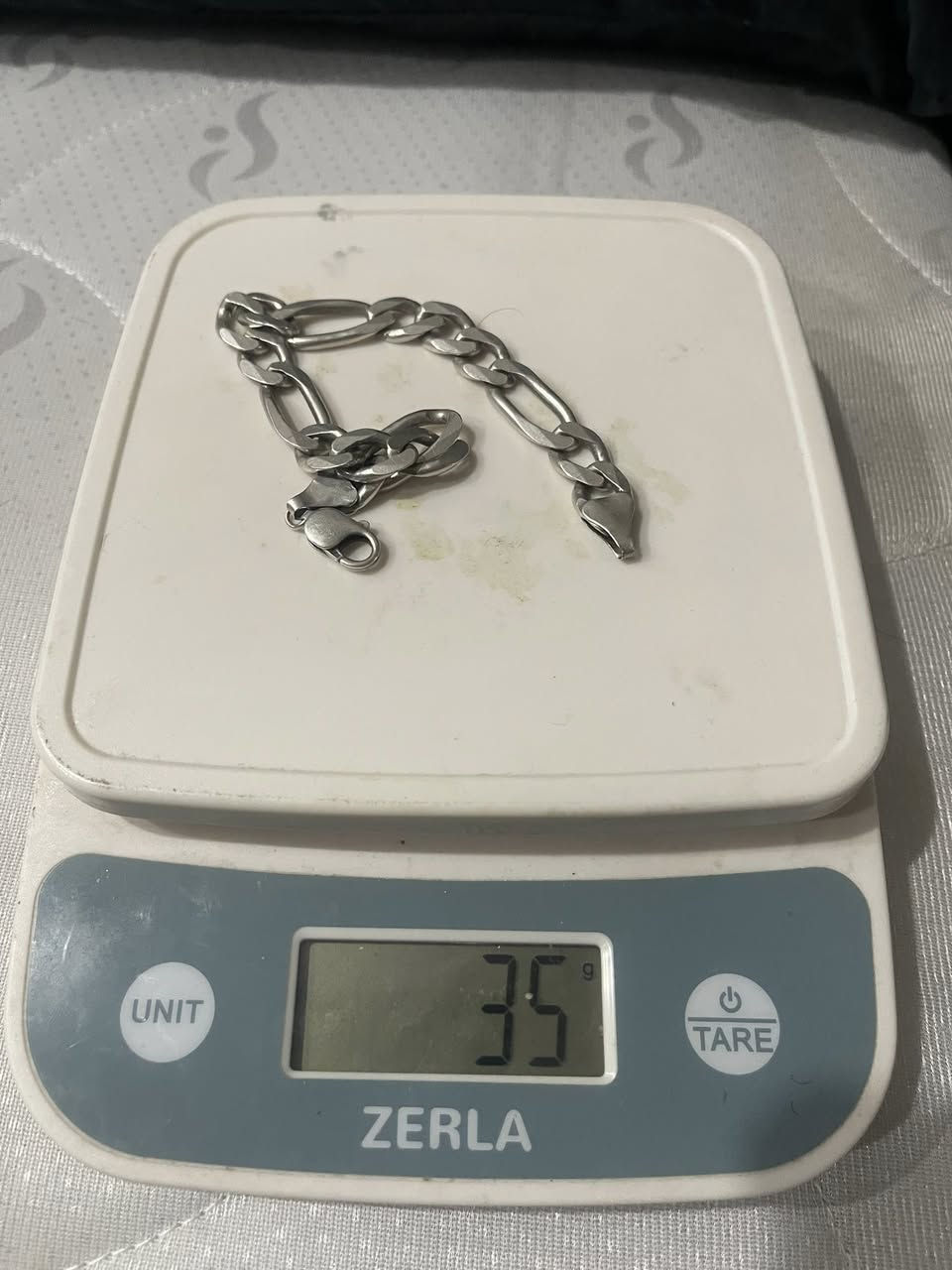 للبيع فضه نظيفه جدآ ممقرر ابيع بس احتاجيت على 3.5 الغرام اليريد يتواصل خاص او على رقمي واتس ***********
