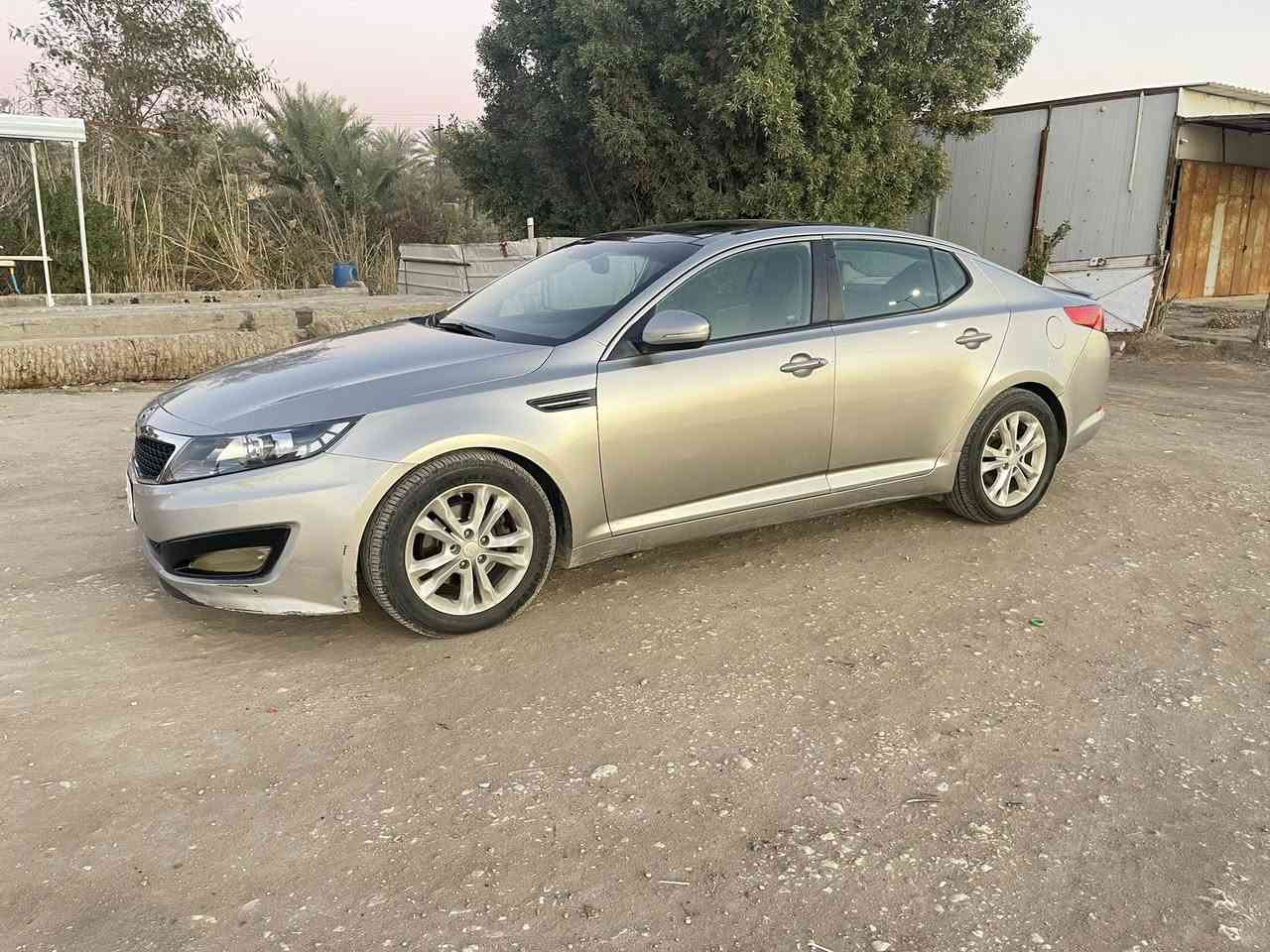 السلام عليكم
كيا اوبتما 2013 فول مواصفات
مواصفات VIB اعلى فئه بالاوبتما 
نظافه السياره كدام عينك والصور ماتحكم تجي وتشوف بعينك وبخدمتك

مواصفات السياره
بنوراما 
بصمه 
تحكم ستيرن 
كشنات تدفئه 
ستيرن تدفئه 
كشنات كهرباء 
شاشه كبيره بلاد اصل 
كامره خلفيه اصل
وباقي موصفات الVIB معروفه 

اكفلك محرك وكير شرط تراي وين ماتريد 
حداديه اماميه كامله بدلته قبل اسبوع 

السياره وارد امريكي بيه قطعه وحده تبديل فقط القطعه مبدله مال شركه اصل
رقم السياره كربلاء مشروع وطني يعني تحويل بأي محافظه موشرط بكربلاء
مكان السياره بابل 
السياره باسمي تحويل ثاني يوم 
السعر 118 وبيه مجال قليل 
للاستفسار اكثر  ***********
