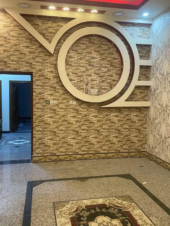 للايجــــــــــــار ✅
.
بيت طابقين للايجار في ياسين خريبط موقع ممتاز بناء حديث يحتوي خمس غرف منام
.

مواصفات البيت  / 
.
خمس غرف منام ، صاله ، استقبال ، مطبخ ، صحيات داخليه و خارجيه ، كراج
.

سعر الايجار مليون ونص 

✅ الذهبي للاستثمار العقاري ✅

#مجــــــاز_قانــــــــونيــاً
—————————————
#ملاحظه لعملائنا الكرام يتوفر لدينا عروض عقاريه بيوت للبيع والايجار في كافة مناطق محافظة البصره كذلك يتوفر لدينا بنايات تجاريه للبيع في مناطق ممتازه بوارد شهري ممتاز 
‏‌‎ للمعلومات اكثر التواصل على الارقام الموضحه او زيارة
الموقع 
البصره_ شارع عام حي الزهراء _ قرب مستشفى النفط
***********
