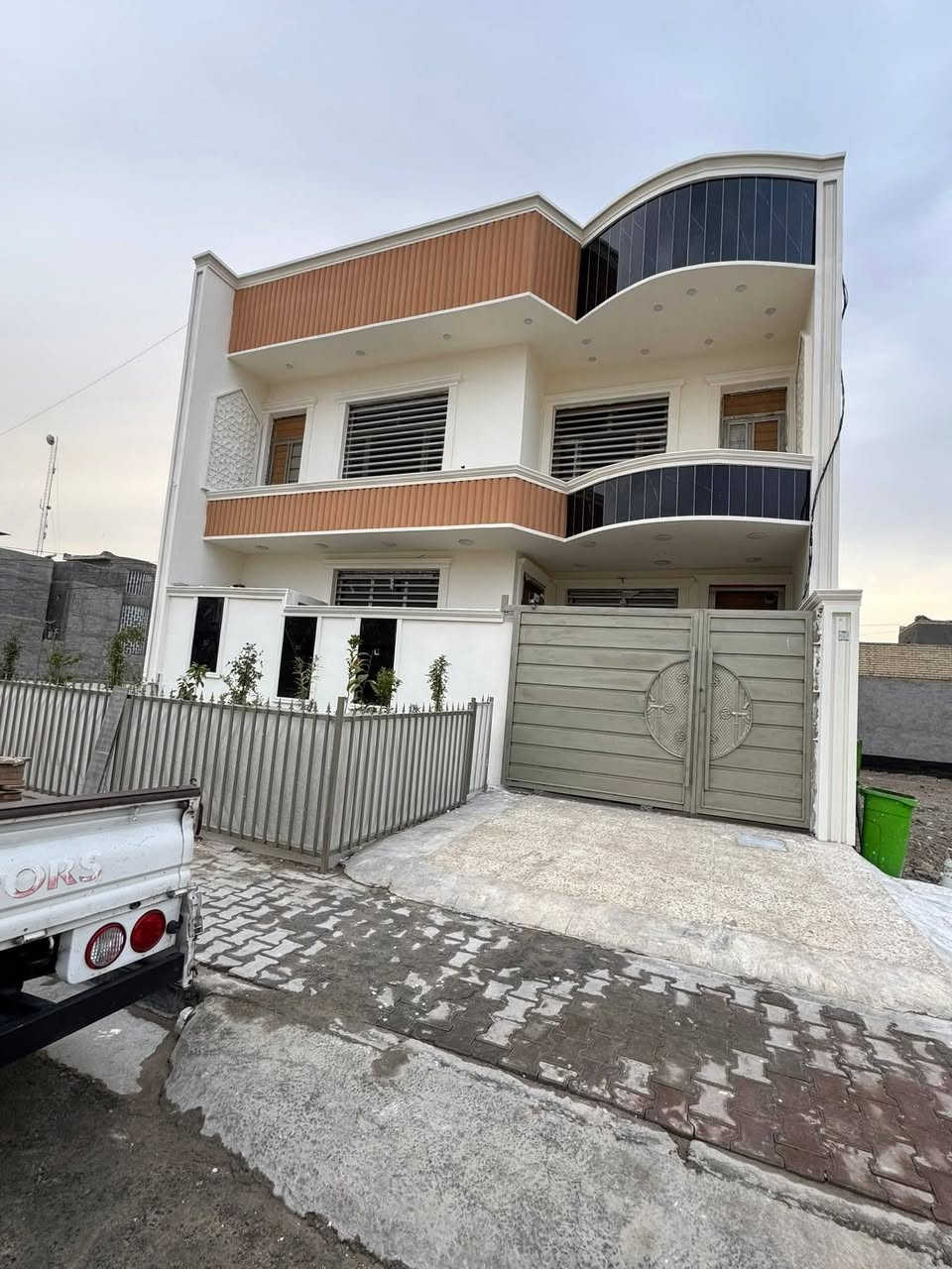 السلام عليكم  البخ اشتغل واجهات امتر 8 الف شغل فوم ***********
