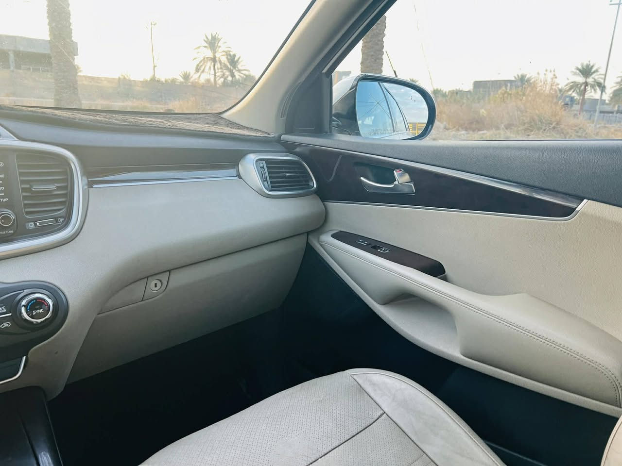 سلام عليكم
سورنتو موديل 2017 وارد امريكي فئه EX V6 ضرر تبديل بنيد وتصليج بسيط  بالچاملق 

مواصفات حساسات امامي خلفي تدفئه تبريد الكشنات 7 راكب داخل صاج فور ويل سته سلندر تبريد ٣قطع مانع انزلاق تحكمات ستيرن شاشه اصليه بحجم لد اصلي

معروفه مواصفات ExV6

السياره احلى من الصوره 

مكان السياره بابل ناحية الاسكندريه 

السعر 200$ وبيها مجال قليل

***********
