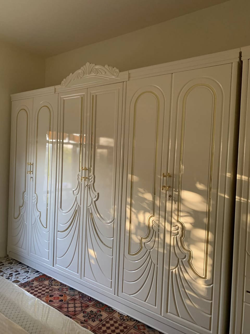 #معرض الورود💐
من اعمال الطبقه الاقتصاديه🫶
موديل الفراشه🍂🧭
موديل من ضم التصاميم التركيه بعمل ايادي عراقيه 🇮🇶عالية الجوده شغل الوجه ١٢ملم🤏 الداخل صاج طبيعي الضهر جرجوبه براغي لسهولة الفتح والشد 

السعر :مليونين فقط!! مع الشد والنقل 🚛🚛مجاني لبابل والمحافظات المجاوره

العنوان🍂
الحله شارع ابو القاسم مجاور ابو القاسم

للأستفسار مراسلة الصفحة 📩
او الاتصال ☎️ ☎️
(*********** )

يتوفر  Viber / 
‏WhatsApp
