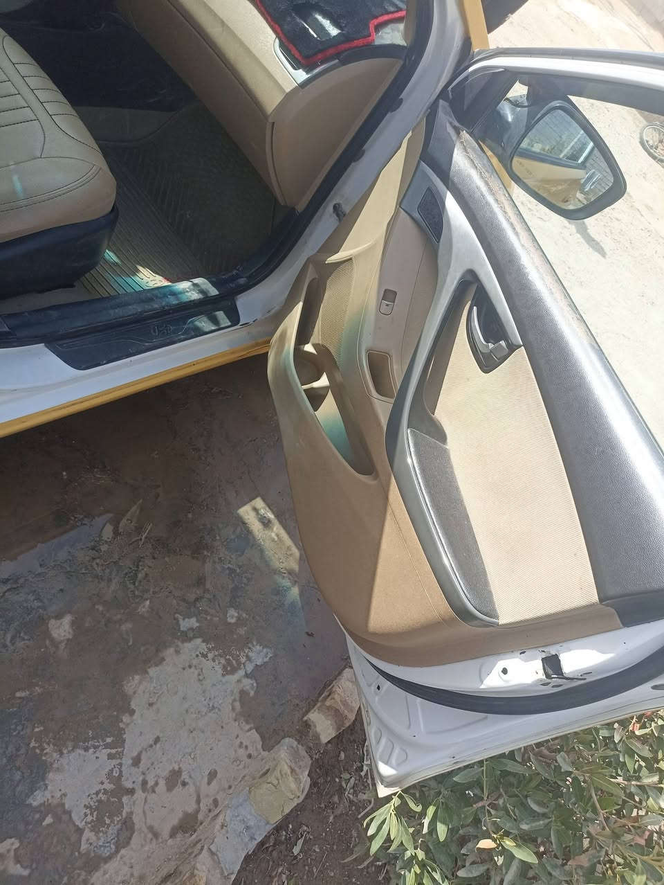 النترا مضلع 2013 فول مواصفات بيهه شبر واحد صبغ الباقي كفاله محرك 1800 كير مكفول سعر 110 وبيهه مجال هذا رقم ابو السياره ***********
