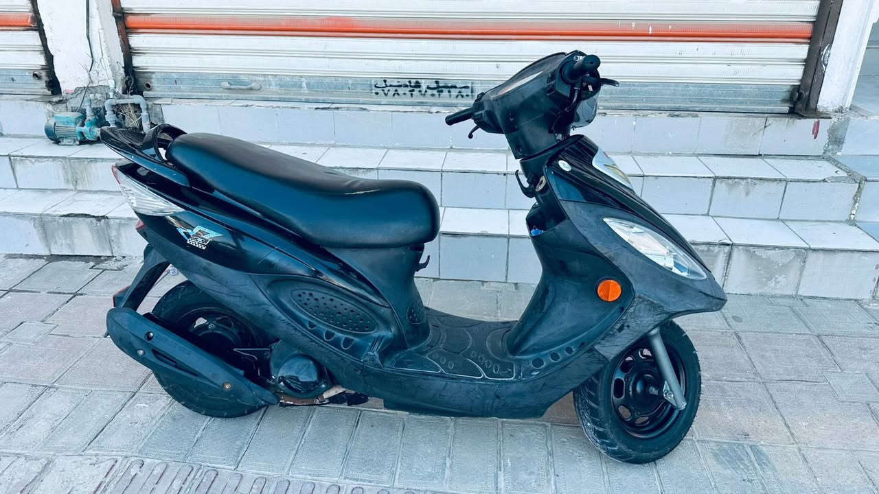 السلام عليكم دراجه كامكو v2. رمبه صار شهر من نازله جديده جداً ماناقصه برغي  للبيع مكاني الحمزه الغربي سعرها ٧٠٠ 
***********
