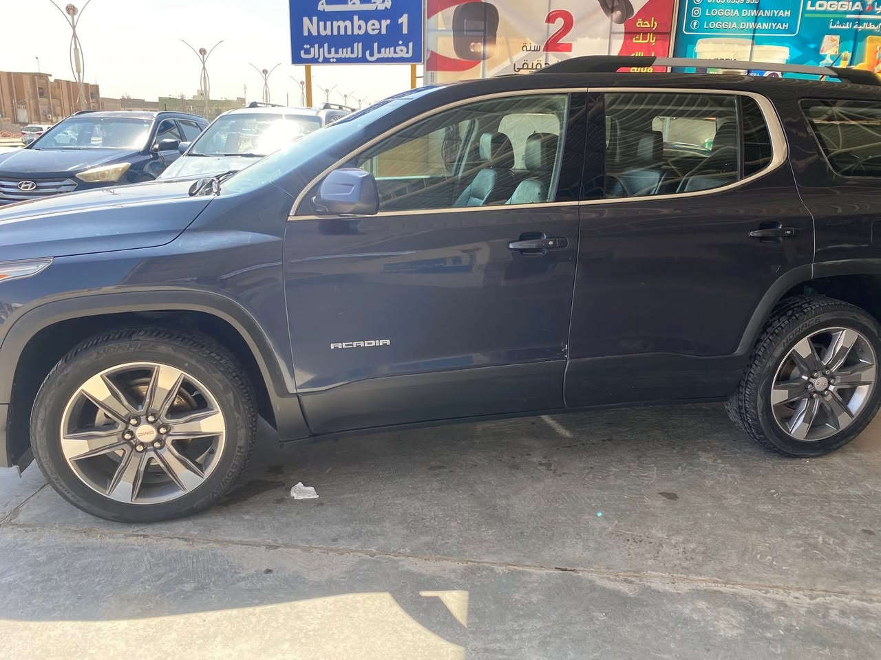 ‏GMC ACADIA SLT 2018
جمسي اكاديا SLT
عداد المسافة 76,000 ميل 
 محرك ستة سلندر 3,600
اللوحة :بغداد  
نوع الحادث :الباب خلف السائق 
والحادث موضح بلصور 
_____________________________
المواصفات : 
1- بصمة
2-شاشة  مع كامرة خلفية دوارة
3-حساسات امامية 
4-كشنات جلد
5-تدفئة بلكشنات والستيرن
6-الكشنات الخلفية فصل ملكي
7-جنطة كهرباء
8-حساسات خلفية
9-سستم صوت 
10-سايد بريك بصمة
11-سبعة راكب
12-تبريد 3قطع 
13-كشنات المقدمة كهرباء
14-محرك السيارة 6 سلندر 3600
15 عداد السيارة 76الف ميل
16-رادارات جانبية(حساس الاجتياز الجانبي)
وبقية مواصفات ال SLT المعروفة
——————————————————-
للاستــــــفسار↓↓↓ الاتصال بصاحب السيارة ↓ 
***********
واتساب واتصال متوفر 
-----------------------------
المكان↓^↓
الديوانية 
-----------------------------
