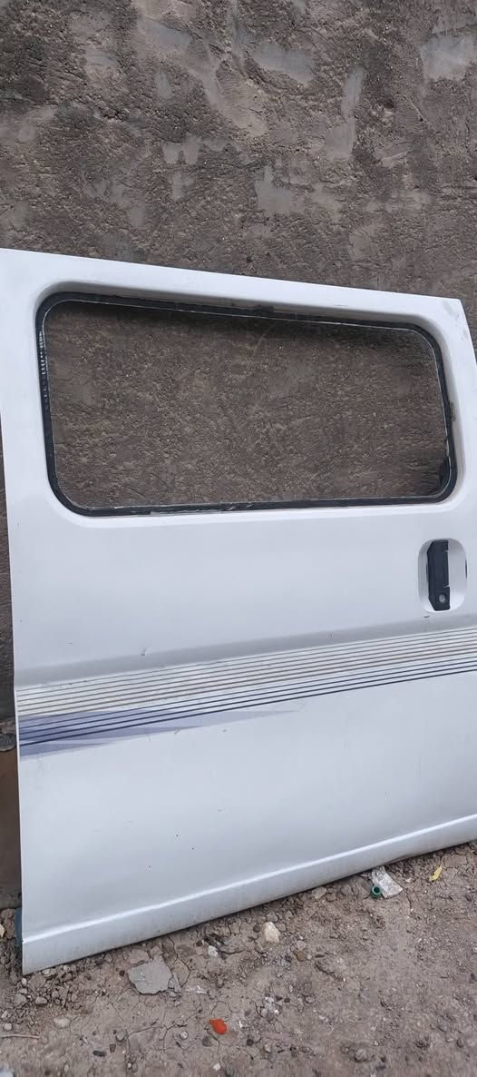 سلام عليكم غراض نيسان ناصية +عالية+هايسة
+ نيسان عالية  كشن يرهم جميع سيارات يم باب السلايت.  تلبيسات مال عالية
+ تجاوي هايسة يرهمن عل جنبي 
 جدد باب سلايت مال ناصية مكفول من الصبغ والضربة والبارد. 
جنطة مال ناصية عدد ٢ وحدة بيهة بارد وثانية صبغ شوية 
 سبايات مال ناصية عدد ٣ مكاني بغداد
منضومة غاز كاملة جيب وشد ***********...مكاني بغداد
