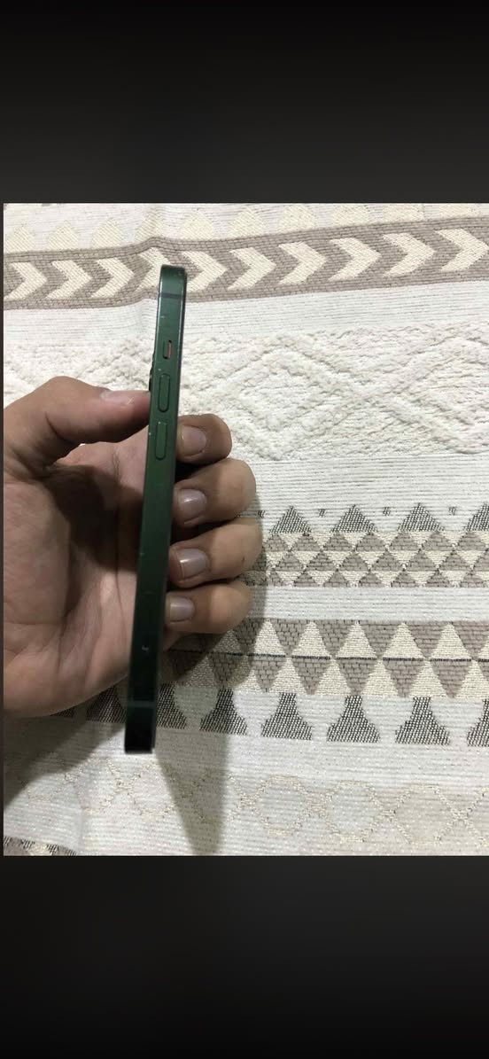 سلام عليكم ايفون ١٣ عادي ذاكره ١٢٨ بطاريه ٧٤ الجهازنضيف كلش ومكفول من كلشي وشرط ما مفتوح الجهاز مجرد ضهره شويه مكسور بل حافه الجهاز تاخذه من باب بيتي أي شي بس يرجع السعر ٣٥٠ ونهايته ٣٢٥ من الأخير لا. تعامل ابد نهايته رقم ***********
