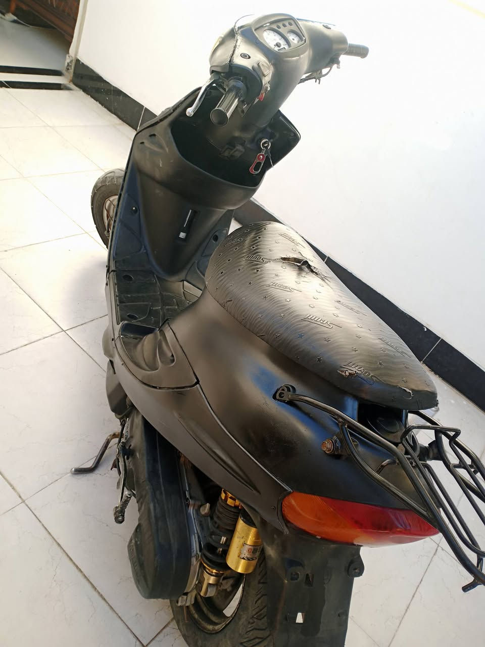 السلام عليكم دراجة بيجي السرعة 60 الدرجة نضيف. خير من الله
ملاحظة الدراجة مصبوغة 
كهربايات كلهة شغلة ما  عدة  عوزهة صفاحية أو السف عوزة باتري 
السعر 150 الف أو بيهة مجال بسيط 
اليريدهة يراسلني على الخاص 
االرقم *********** الرقم فقط واتساب 
مكان  كوت الكريمية
