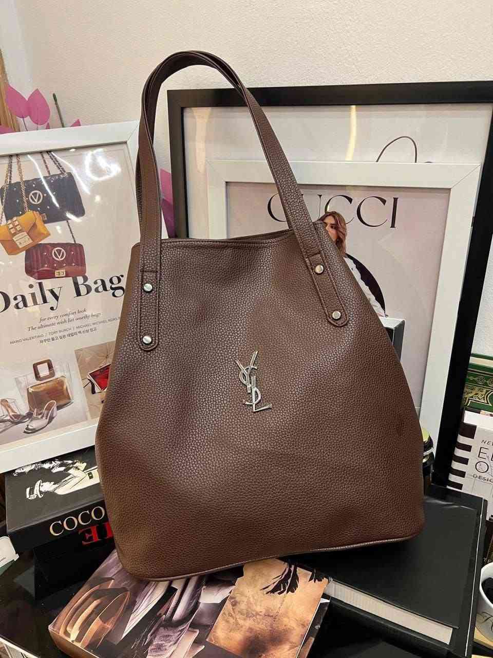 وصول الشنطه الجلد المميزه من تاني 
شنطه LSV🥰
كبسوله علويه 🥰
جيب داخلي بسوسته👍
يد كتف ☝
Size 37*37👍


**إذا كنت صاحب هذا الإعلان وتريد حذفه لأي سبب، رجاءا أرسل رسالة إلى الدعم الفني**