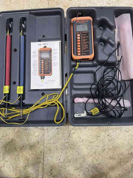 جهاز فحص ضغط تبريد جيمع انواع السيارات غير مستخدم اصلي مع كتلوك تعليم الاستخدام الاستفسار ***********
