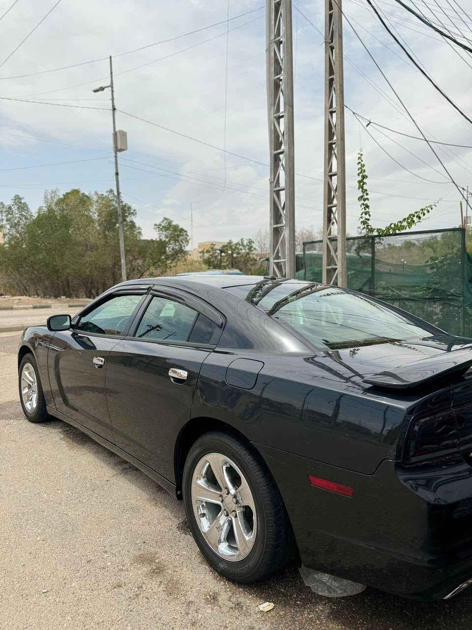 السلام عليكم من رخصة الادمن المحترم 
جارجر SXT موديل 2014 للبيع 
رقم بغداد انكليزي بأسمي مداور ثاني يوم 
ماشيه 120 الف 
مامشتغله خط ابد
واريد كندي 
ضرر بيبان جهة العبري صبغ فقط 
وتبديل جاملغ امامي ايمن 
سياره كير مكينه حداديه تخم تاير وباتري كله جديد 
مكينه 3600
مواصفات كير طياره 
شاشره جبيره 
كشن جلد 
تدفئه كشنات 
هيترات مري 
كامره خلفيه 
لايت زنون اوسرام
بلوجكترات اوسرام 3 الوان
ويل كروم 18
بيها مراوح خليجي بدون حماوه 
سياره مال جناي جديده وجاهزه للاخير 
السعر 160 قابل للتفاوض للشراي بشي بسيط
مكاني ناصريه
رقم الهاتف ***********
***********
